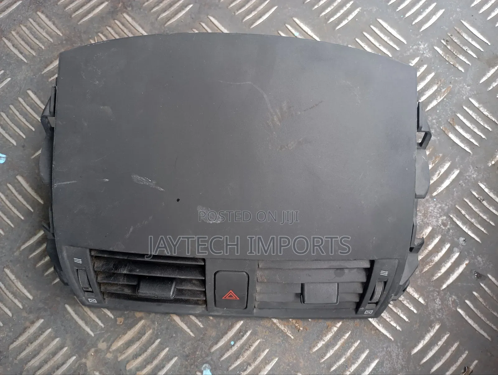Fielder 141 Dashboard Vent
