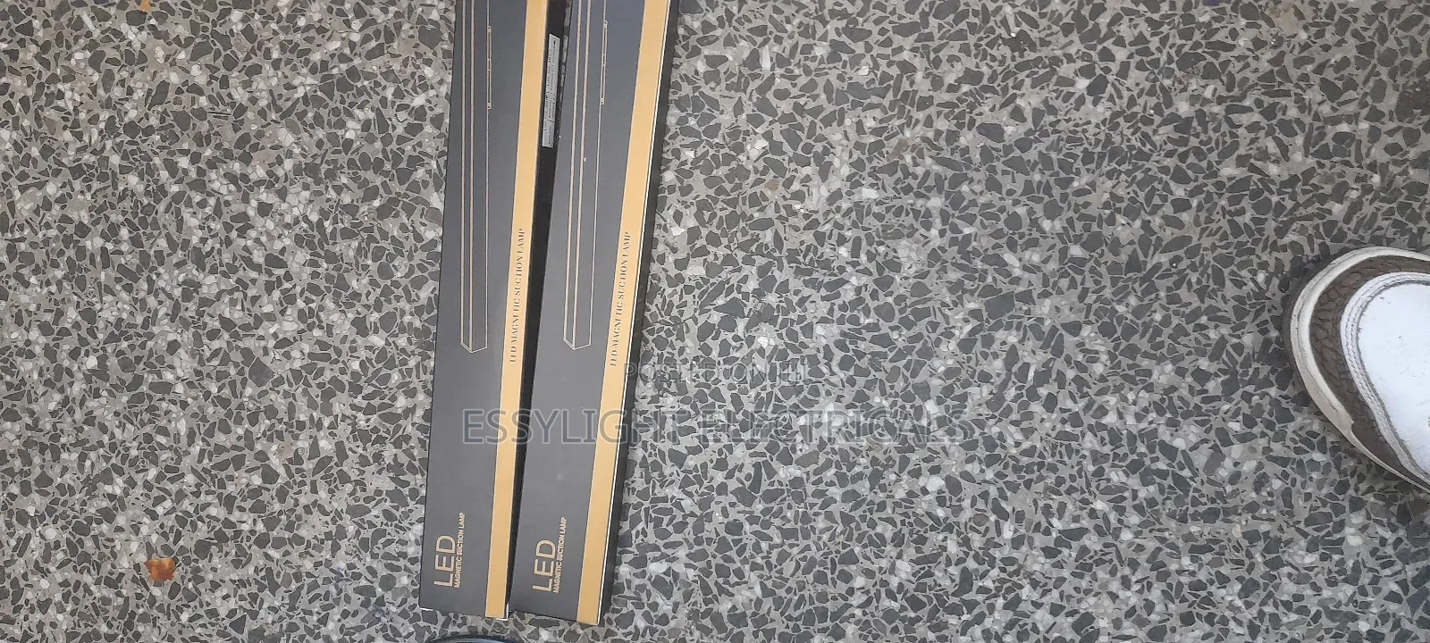 Magnetic Track Light