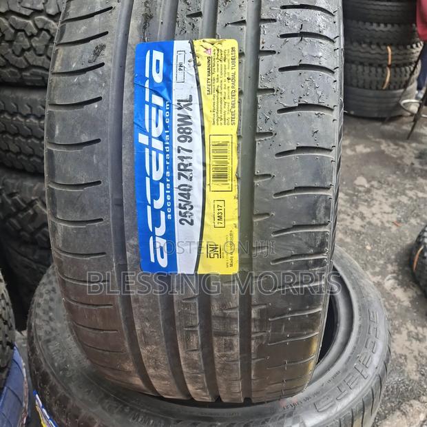 Tyre Size 255/40r17 Accelera - main view