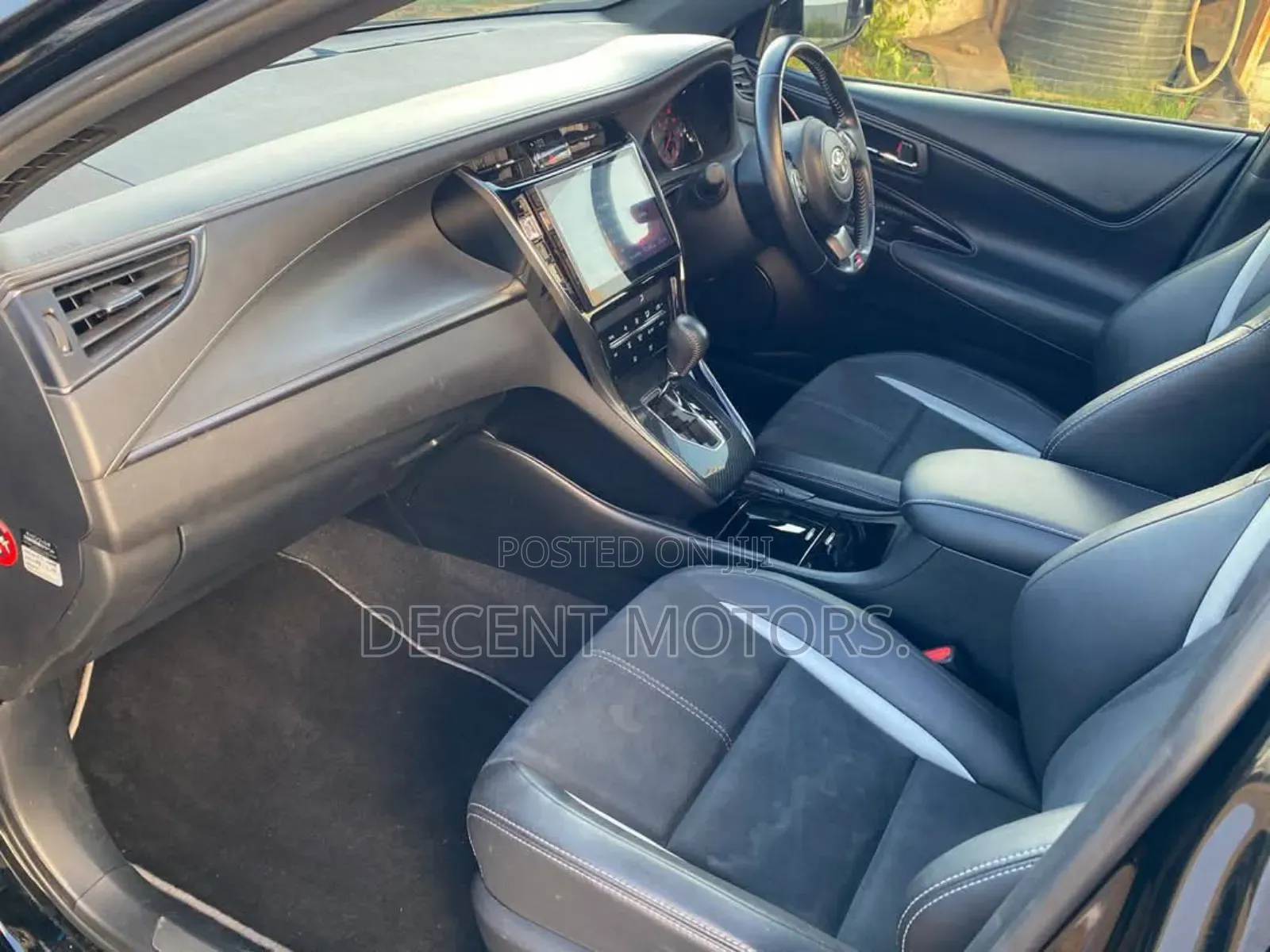 Toyota Harrier 2.0 2019 Black