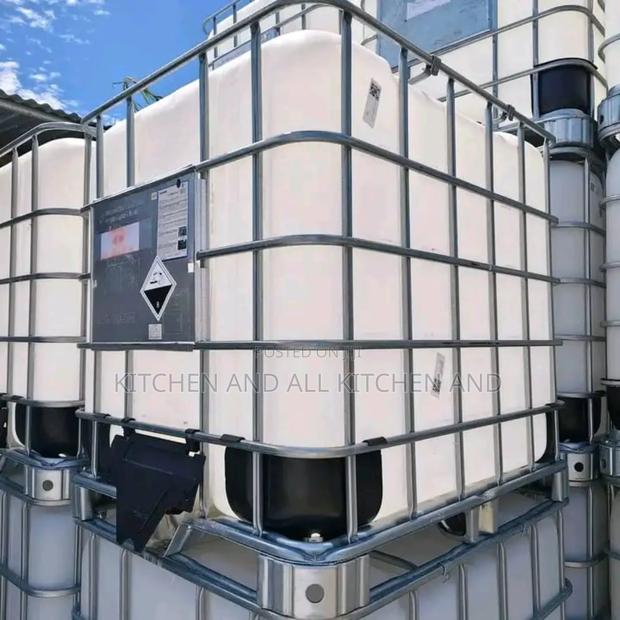 Durable Caged 1000ltr Plastic Tank - main view