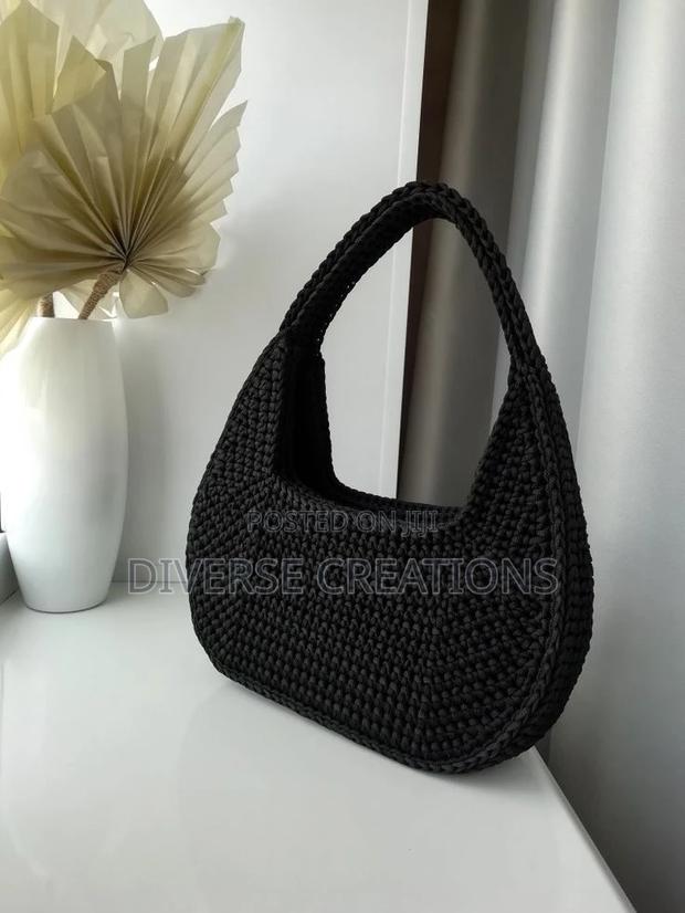 Double Walled Crochet Shoulder Bag - thumbnail 3