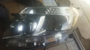 Toyota Noah 2014-2021 Headlight Xenon