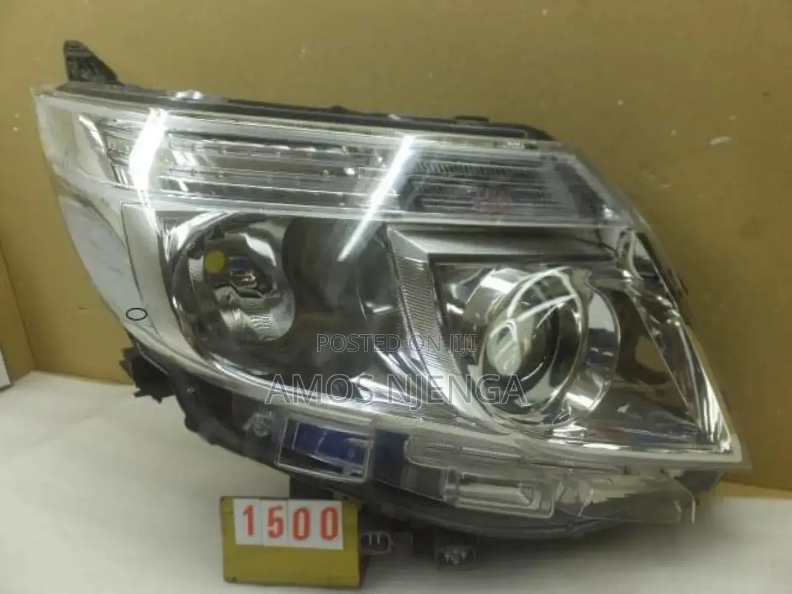Toyota Noah 2014-2021 Headlight Xenon