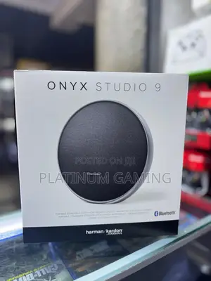 Onyx Studio 9 Black