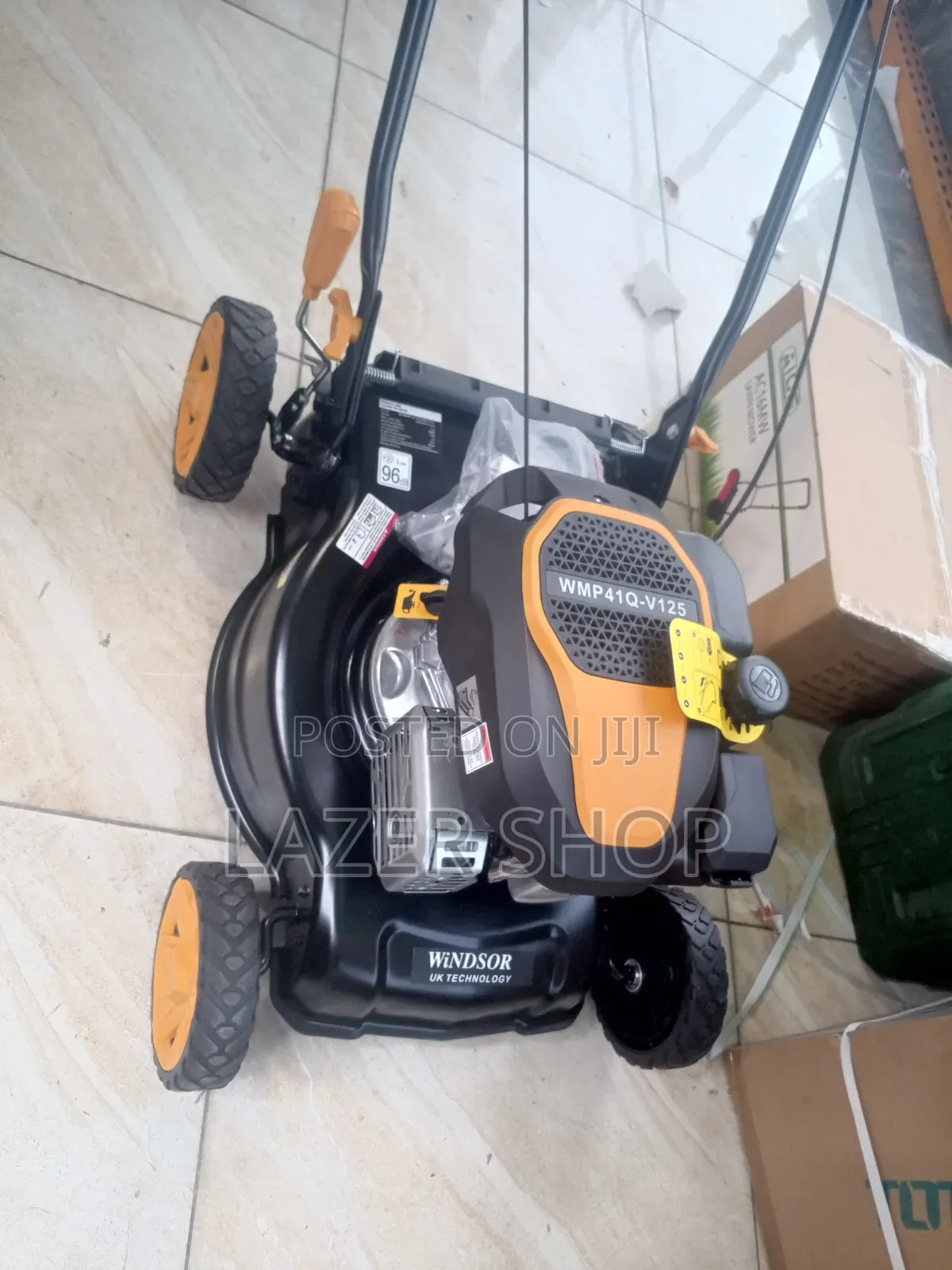 Windsor 4 Stroke Lawnmower