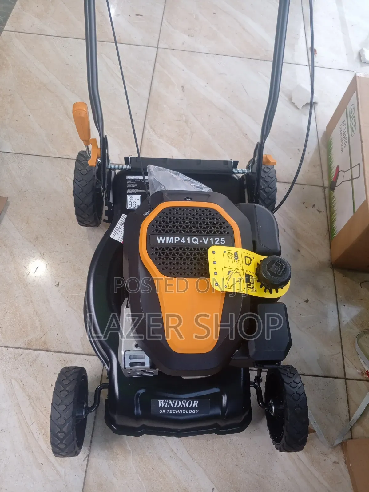Windsor 4 Stroke Lawnmower