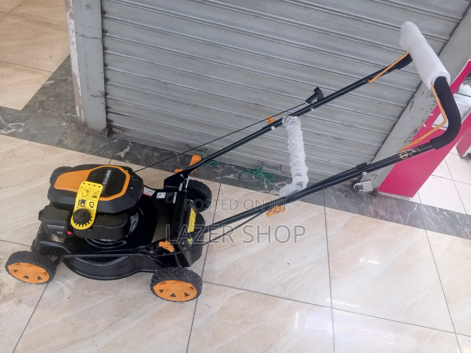 Windsor 4 Stroke Lawnmower