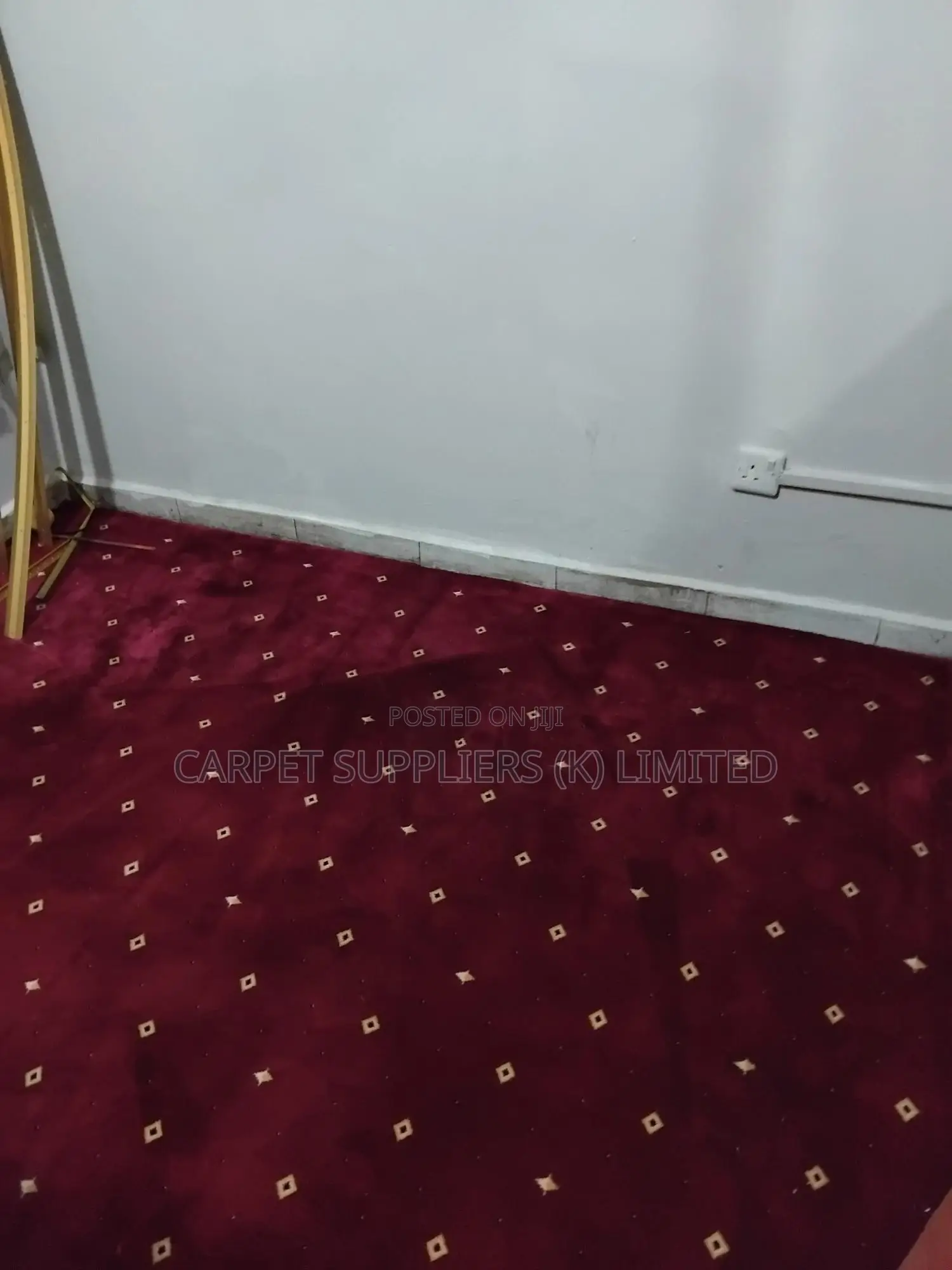 Diamond Dotted Wall to Wall Carpet