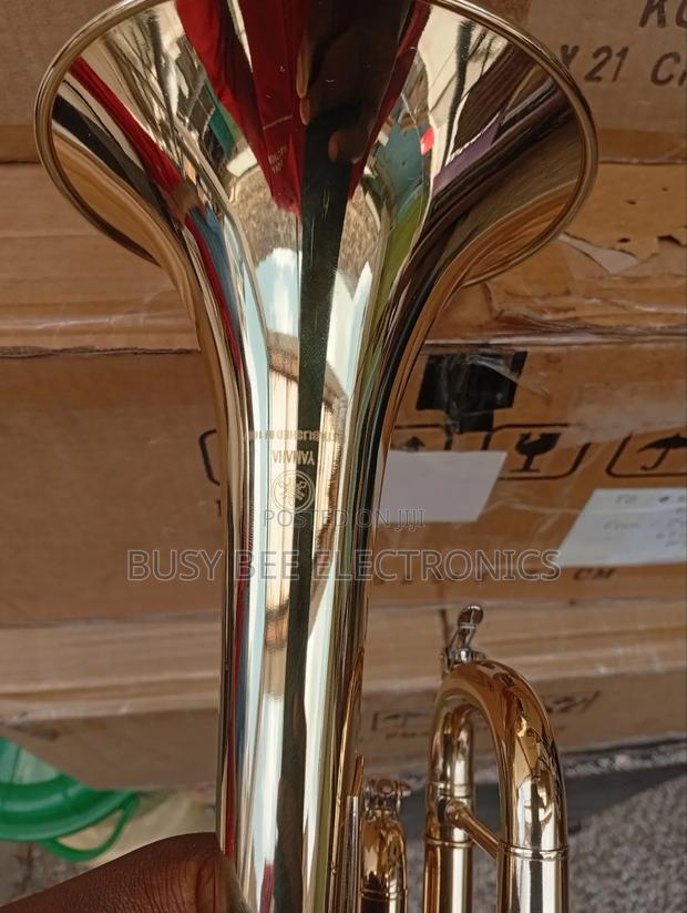 Yamaha Trumpet With Case - thumbnail 3