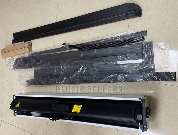 High-Quality Material and Craftsmanship: - main view