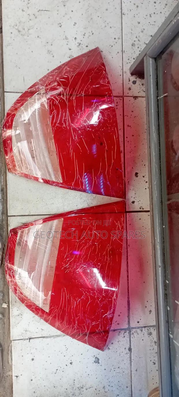 Toyota Nze Rear Light Lens - main view