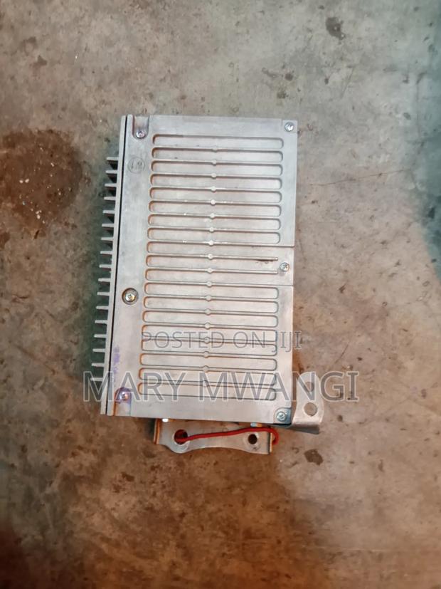 Crown 2012 Radio Booster - main view