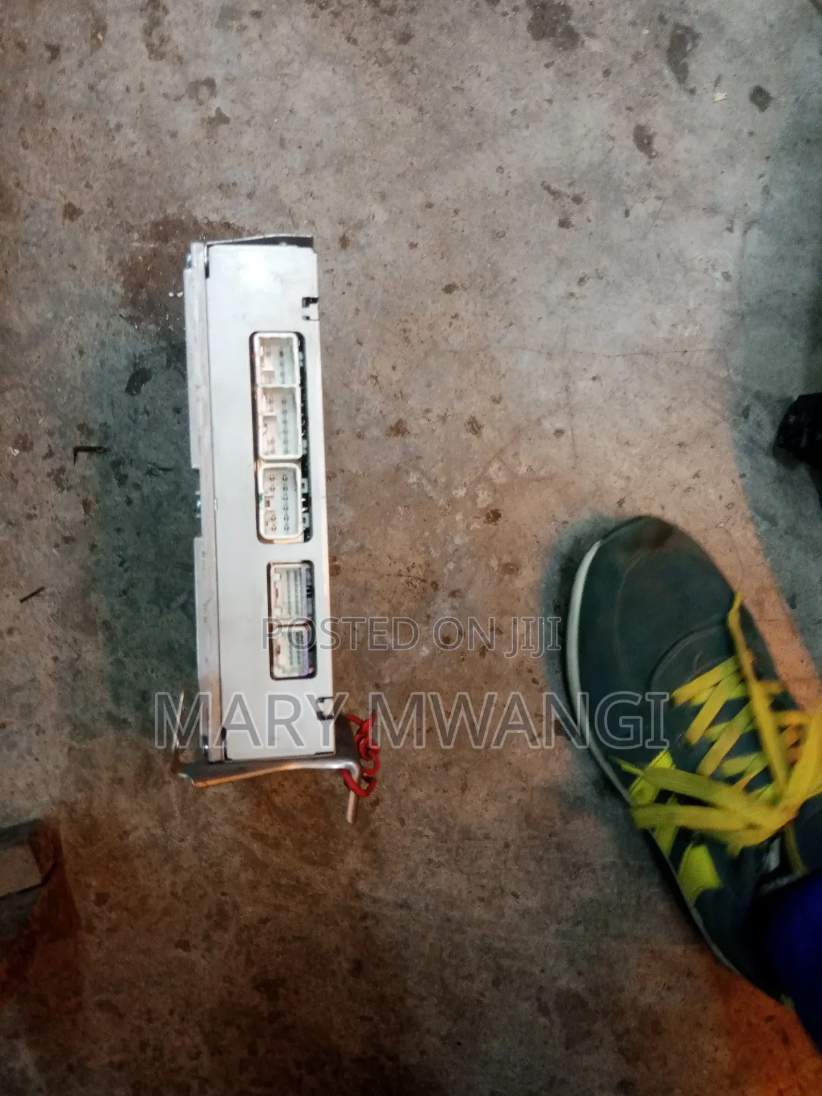Crown 2012 Radio Booster