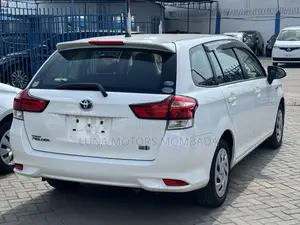 Toyota Corolla Fielder 2018 White