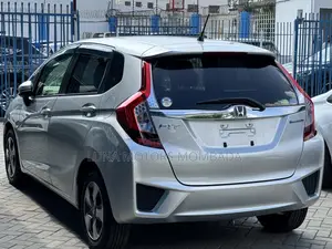 Honda Fit 2018 Silver
