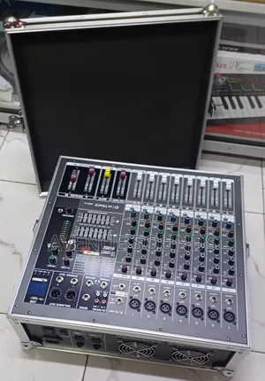 M-Track 9 Channels Fleight Case Powered Mixer 3000w