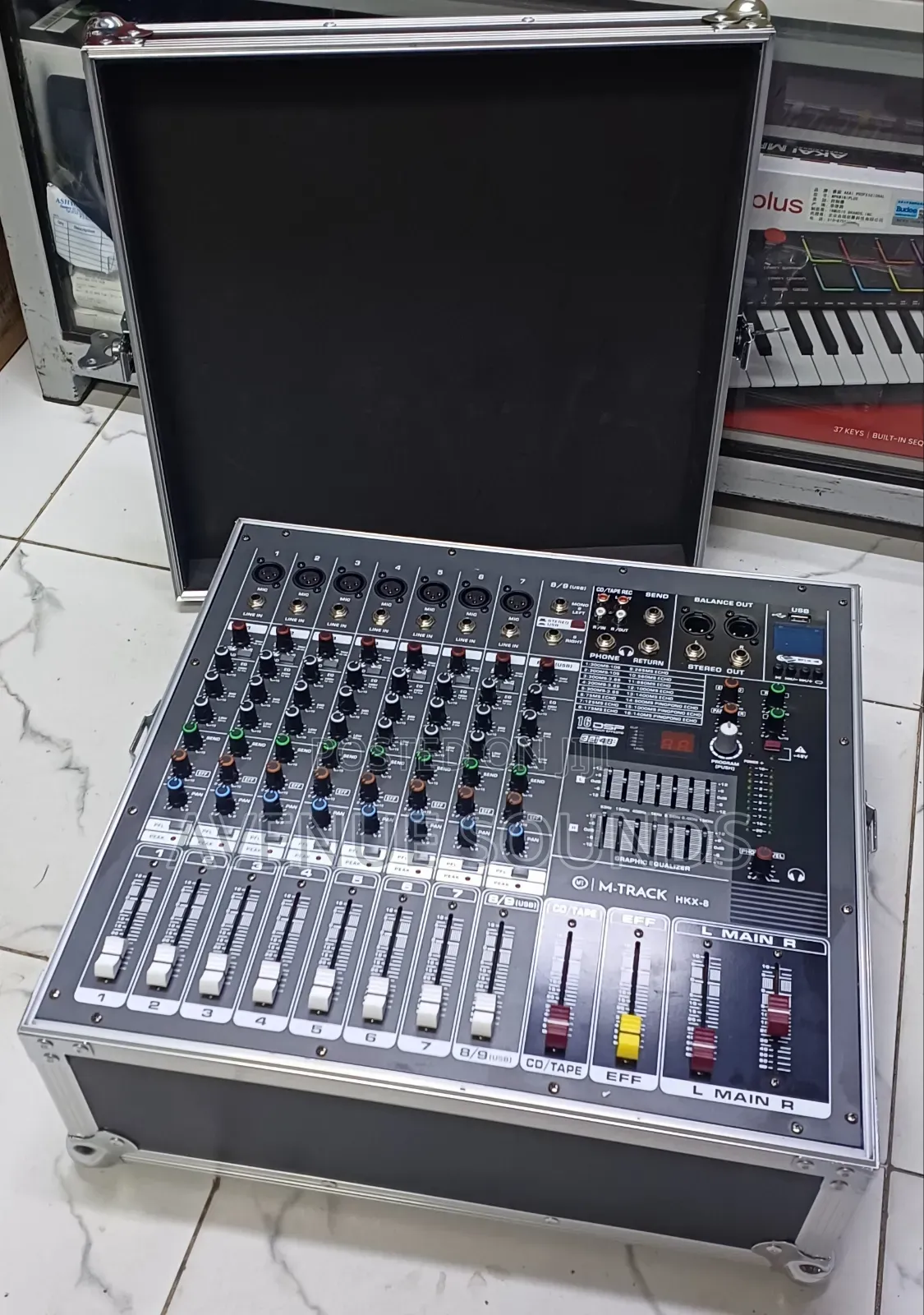 M-Track 9 Channels Fleight Case Powered Mixer 3000w