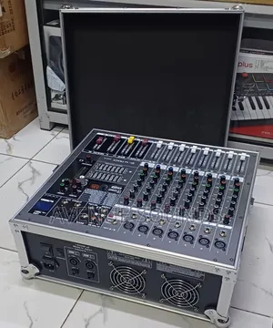 M-Track 9 Channels Fleight Case Powered Mixer 3000w