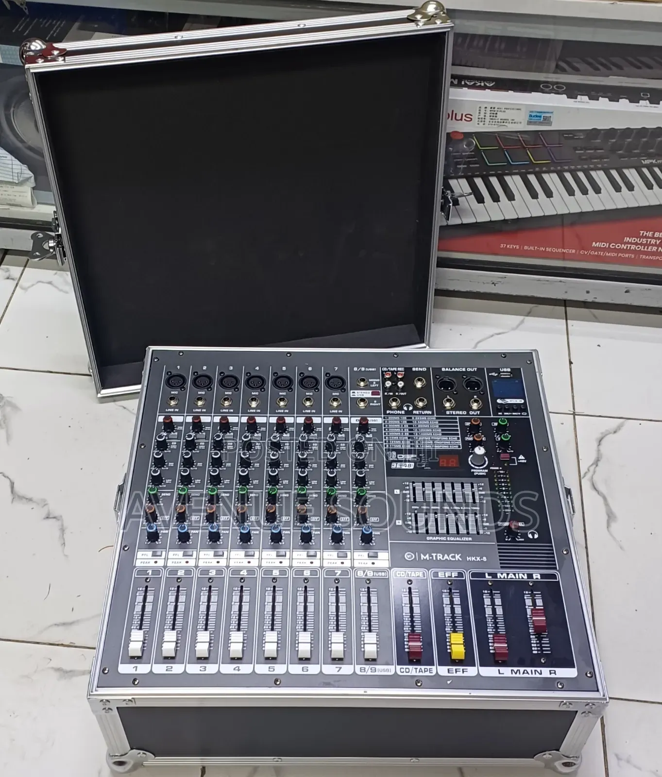 M-Track 9 Channels Fleight Case Powered Mixer 3000w
