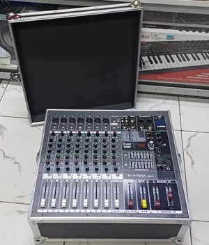 M-Track 9 Channels Fleight Case Powered Mixer 3000w