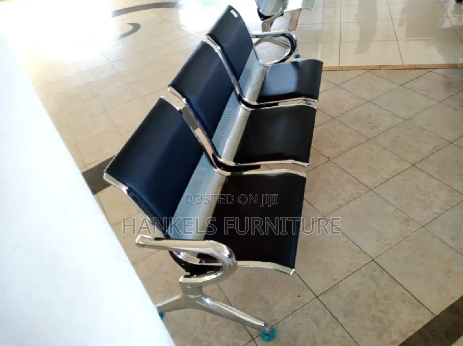 Black Padded Link Chair