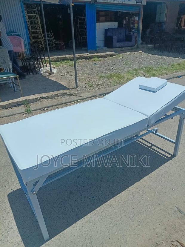 White Foldable Massage Bed - thumbnail 4