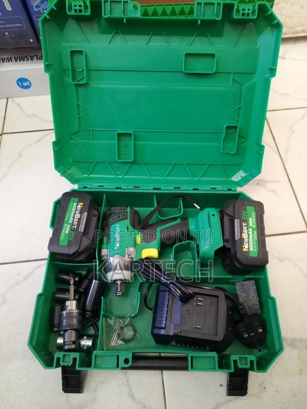 New Beat Brushless Impact Wrench/ Drill 21 Volts Cordless
