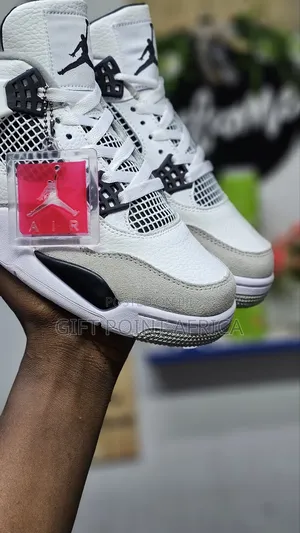 Jordan 4 Military Black
1st Leather