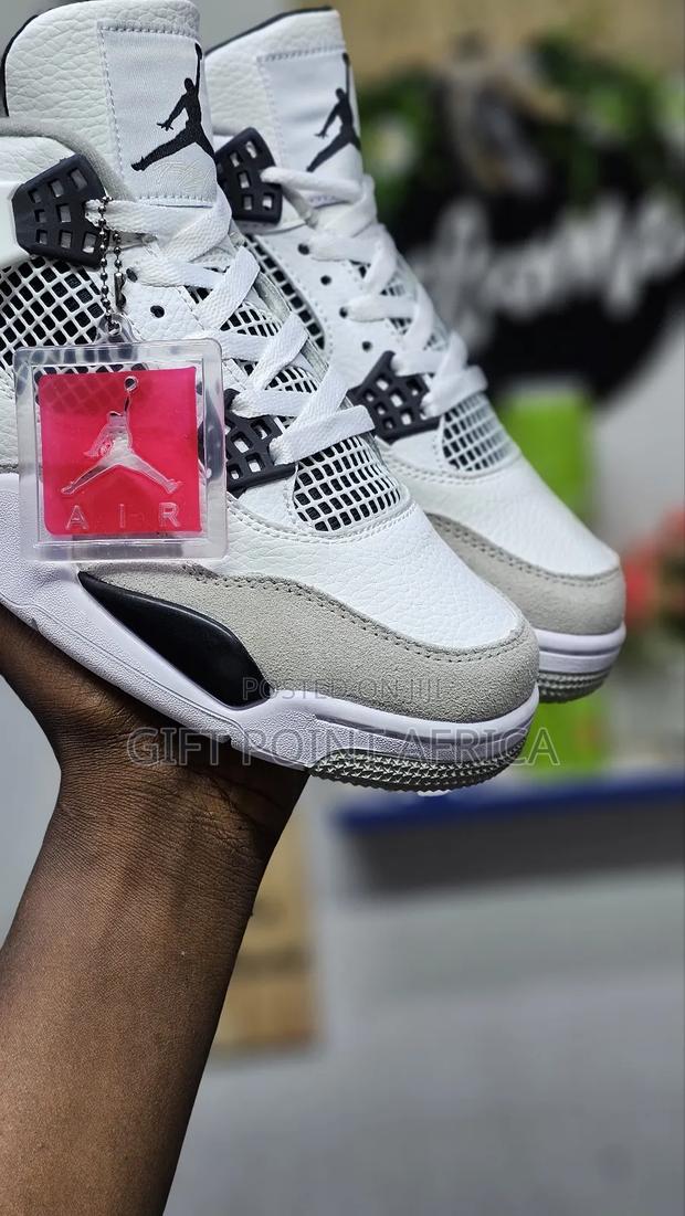 Jordan 4 Military Black1st Leather - thumbnail 4