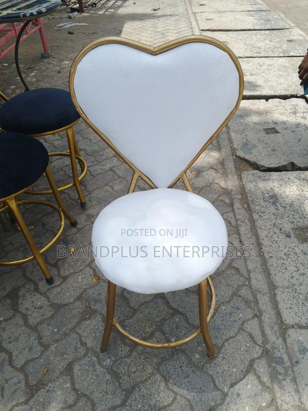 Love Styling/Manicure Seat - main view