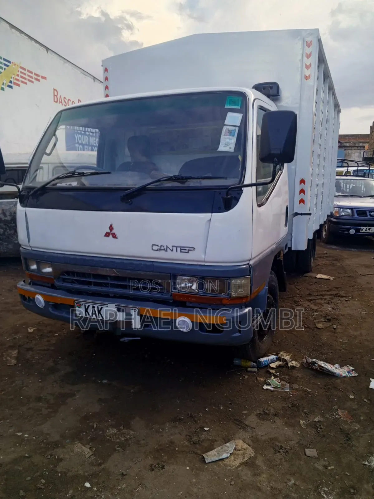 Mitsubishi Canter KBK Closed Body