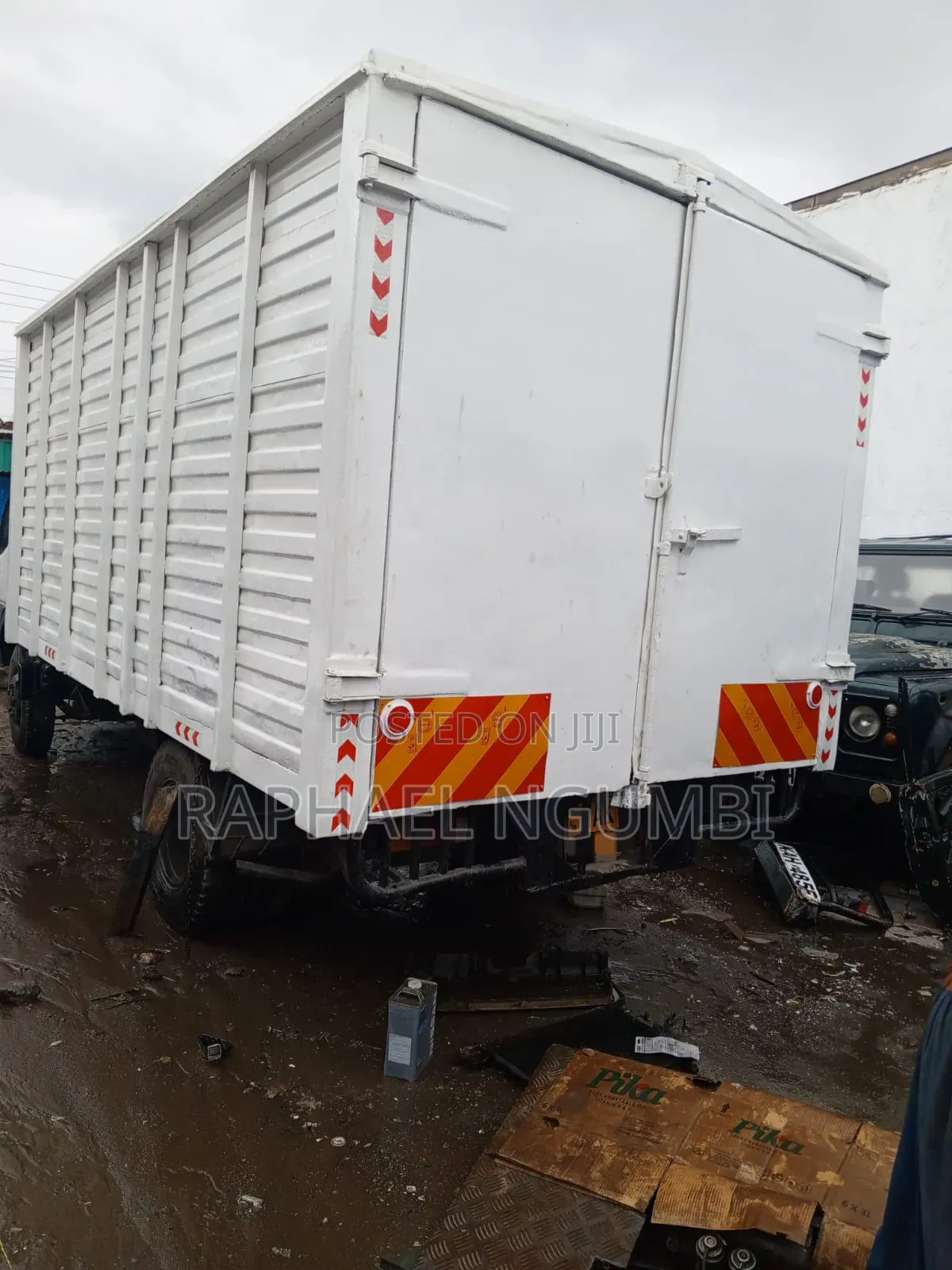 Mitsubishi Canter KBK Closed Body