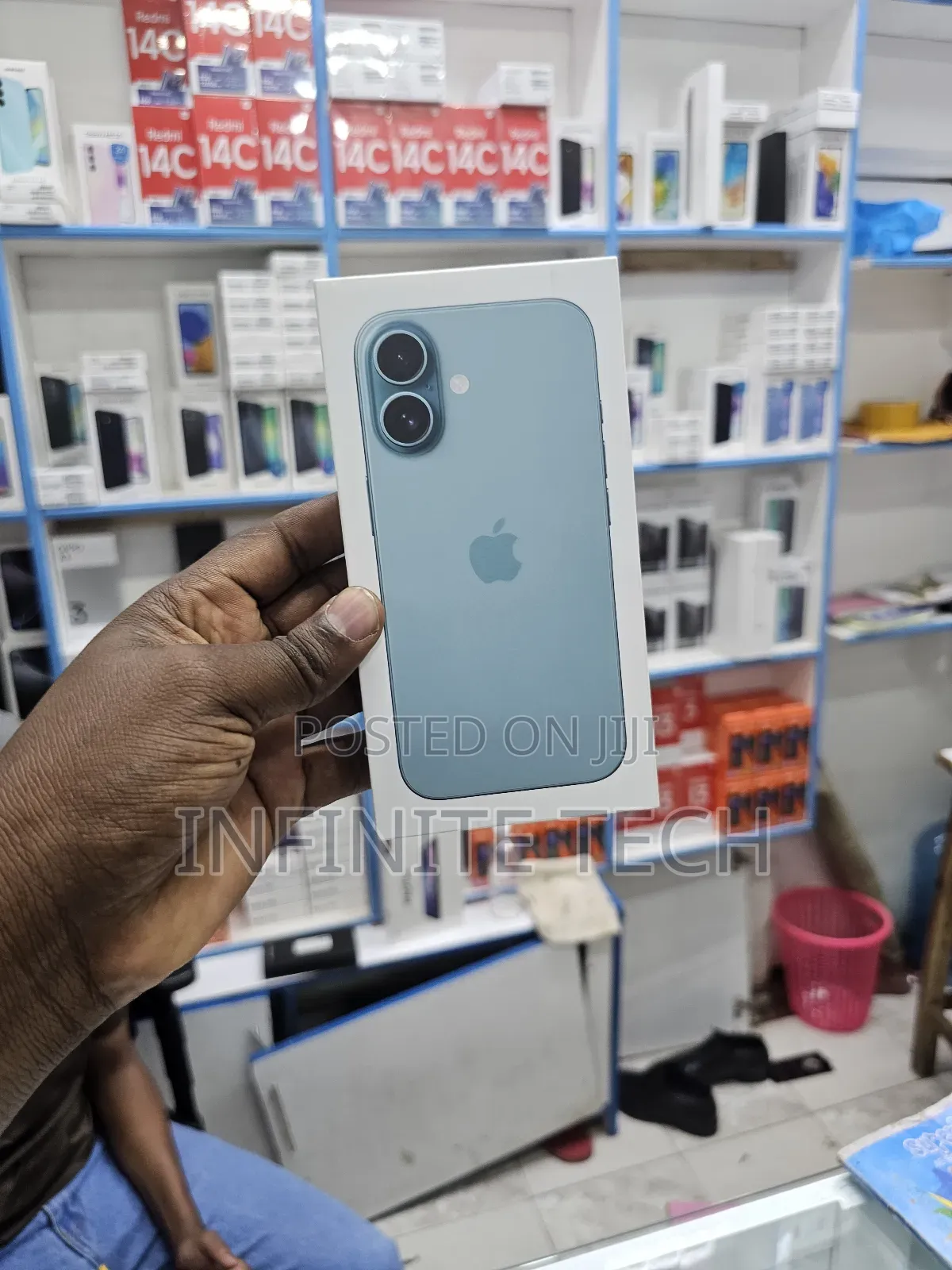 New Apple iPhone 16 256 GB Black