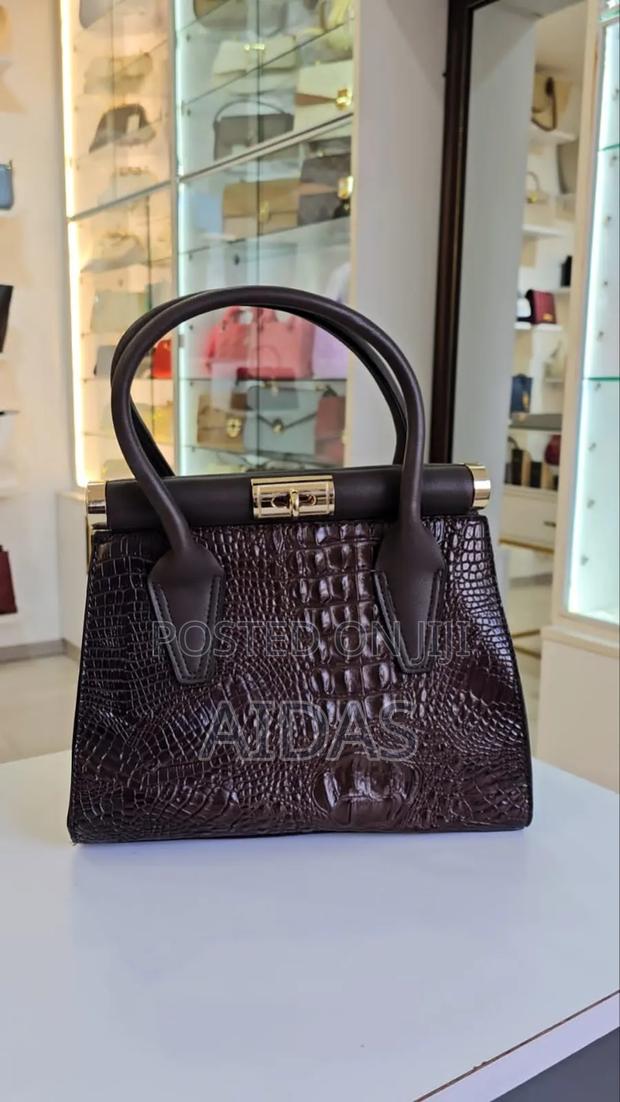 Elegant Handbag for Her - main view