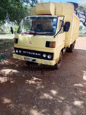 Mitsubishi Canter KTT 4d31 1989 Yellow
