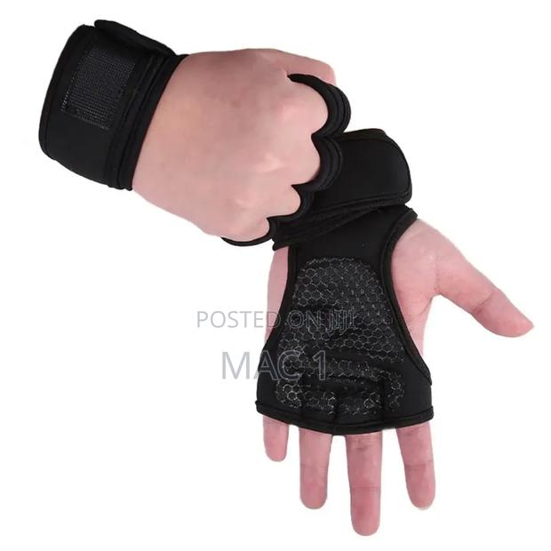 Wrist Support Half-Finger Weightlifting Gym Gloves - thumbnail 2