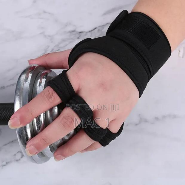 Wrist Support Half-Finger Weightlifting Gym Gloves - thumbnail 4