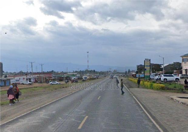 Prime Roadside Plot for Quick Sale! - main view