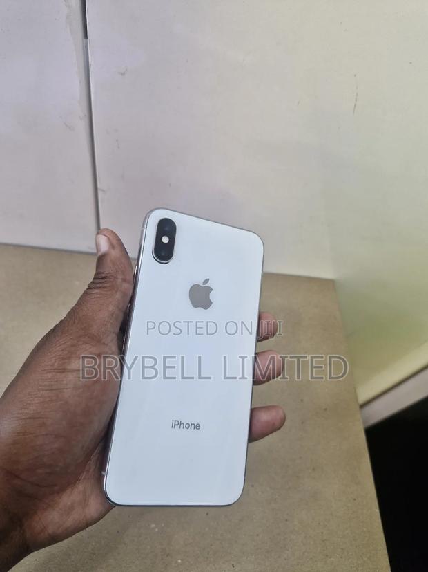 Apple iPhone X 256 GB White - main view