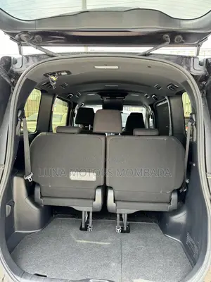 Toyota Noah 2018 Purple