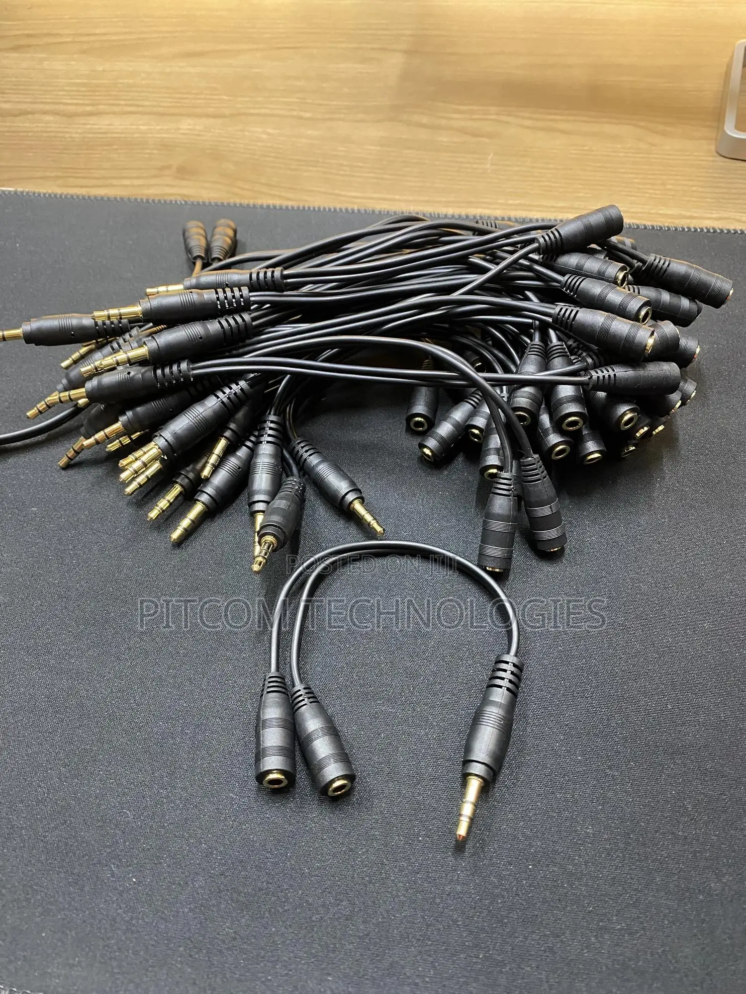 3.5mm Audio Splitter 1x2