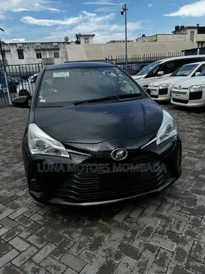 Toyota Vitz 2017 Black