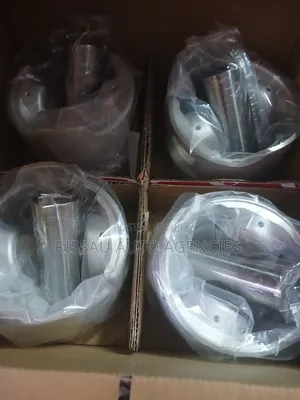 Toyota Hiace/3l Izumi 13101-54100 Piston W/Pn Made in Japan.
