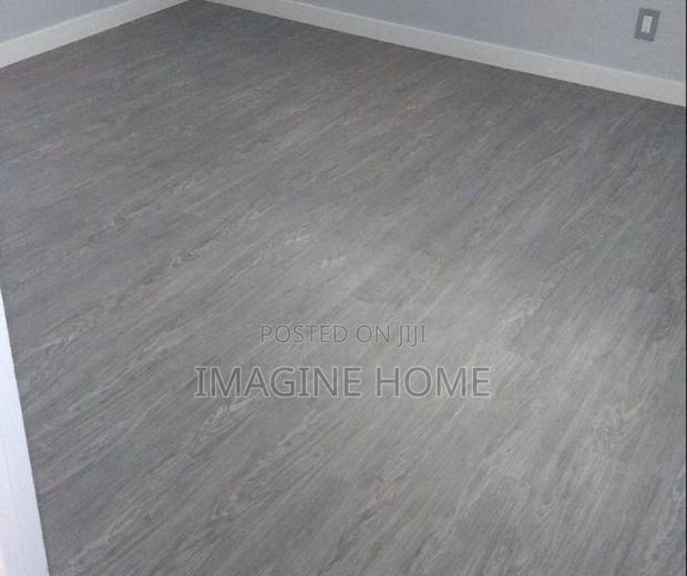 Grey Unique Color Mkeka Wa Mbao