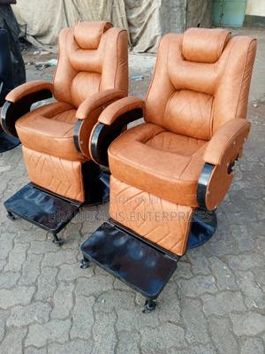 Executive Barbershop Seat - thumbnail 2