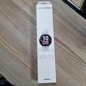 Samsung Galaxy Watch 5 44mm - main view