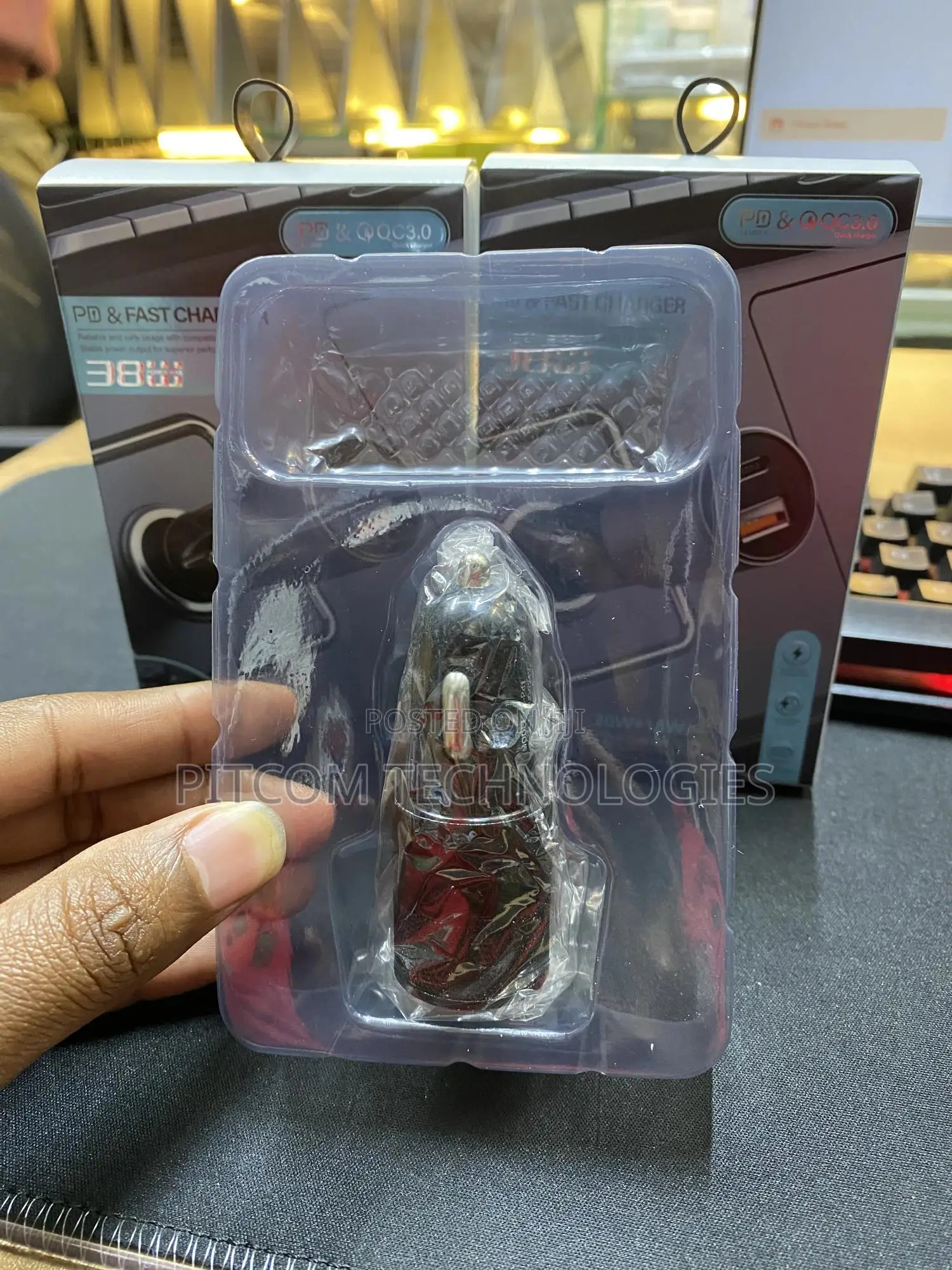 Car Charger With Type-C and Usb Ports