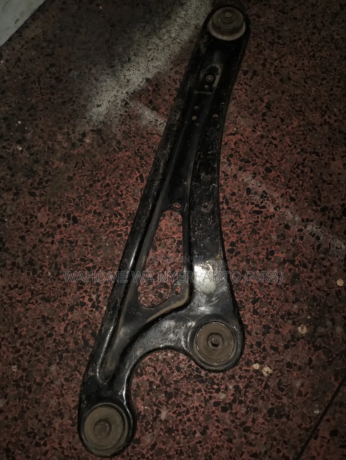 Rear Arm Suzuki Alto