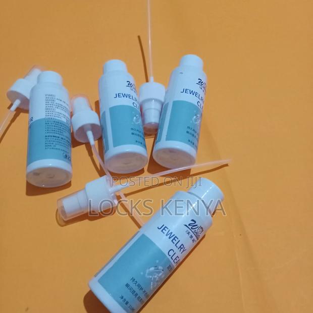 Non Corrosive Jewelry Cleaning Agent - main view